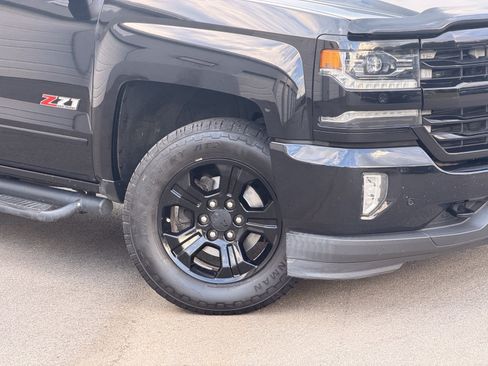 Used 2017 Chevrolet Silverado 1500 LTZ Z71 w/ LTZ Plus Package AWD/4WD image 3