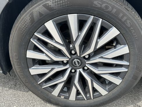 Used 2025 Nissan Altima 2.5 SV FWD image 12