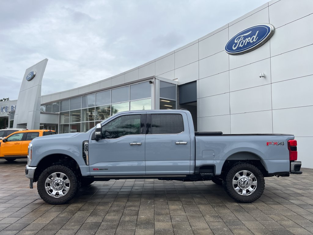 Used 2024 Ford F350 Lariat w/ Lariat Ultimate Package AWD/4WD image 3