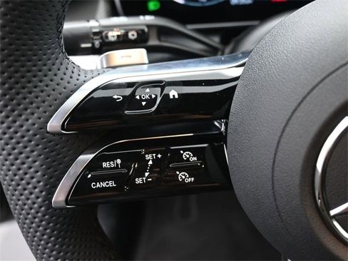 New 2026 Mercedes-Benz GLC 300 image 32