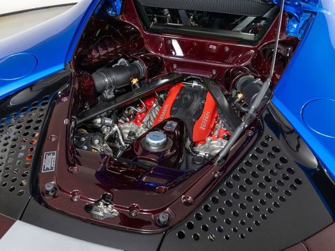 Used 2023 Ferrari SF90 Stradale image 18