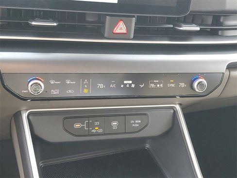 New 2026 Kia Carnival image 17