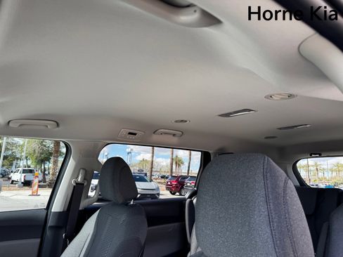 New 2026 Kia Carnival LX image 17