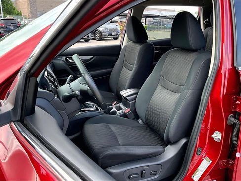 Used 2018 Nissan Rogue SV FWD image 8