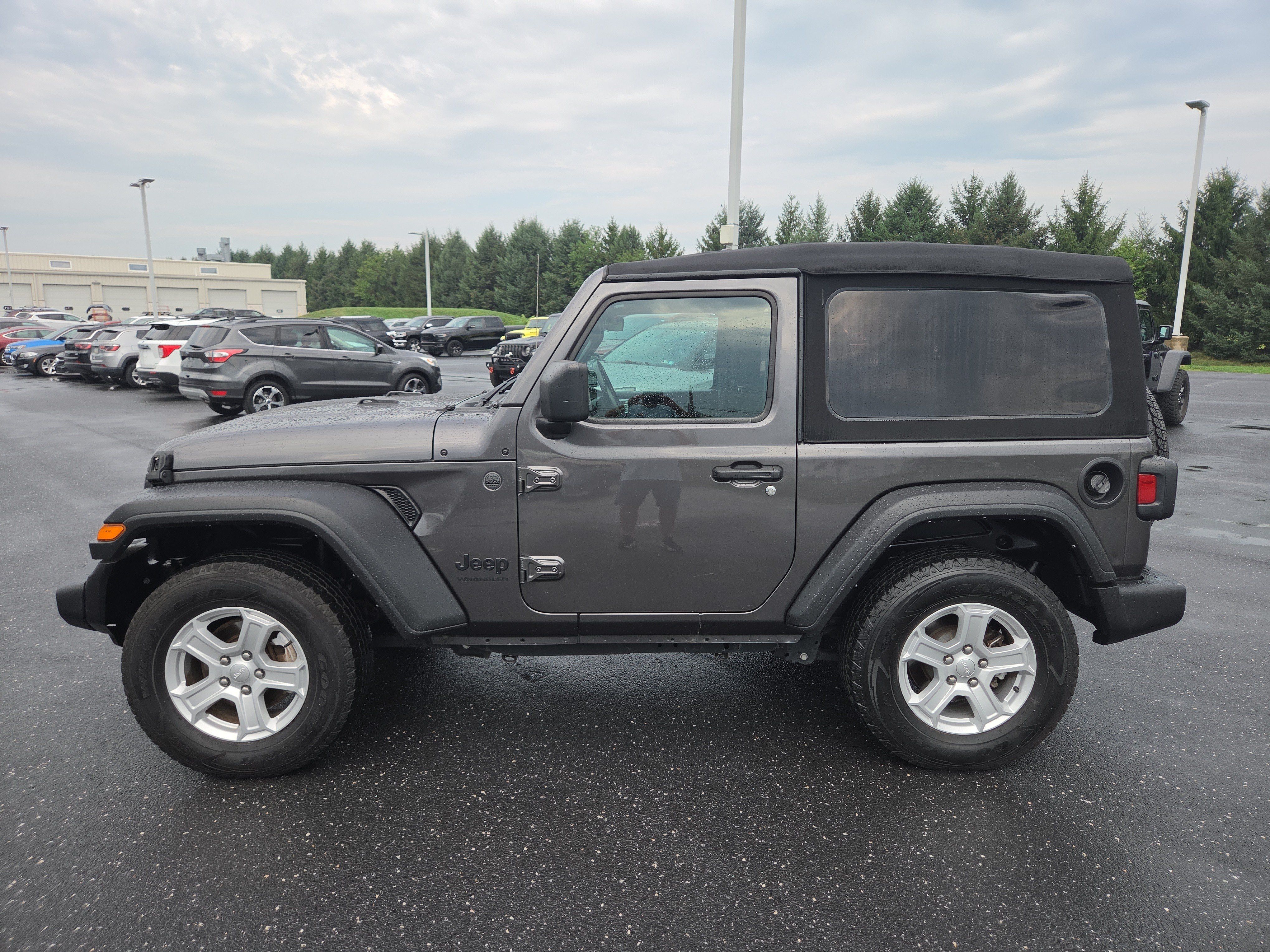Used 2022 Jeep Wrangler Sport AWD/4WD image 11