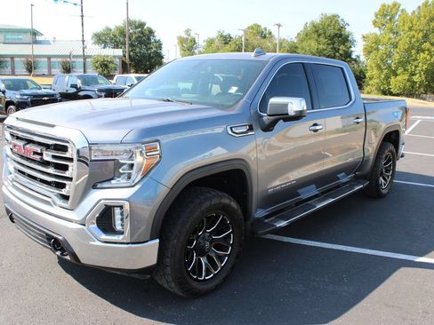 Used 2019 GMC Sierra 1500 SLT AWD/4WD image 4