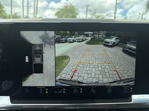Used 2022 GMC Sierra 1500 SLT w/ SLT Premium Plus Package AWD/4WD image 24