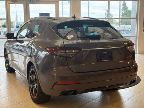 Used 2022 Maserati Levante GT AWD/4WD image 5