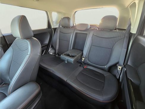 Used 2018 Kia Soul ! FWD image 23