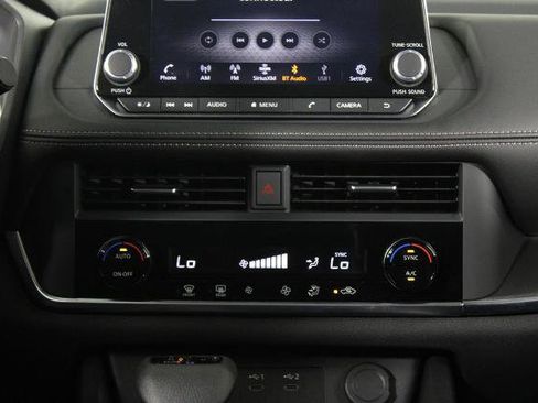 Certified 2024 Nissan Rogue SV FWD image 23