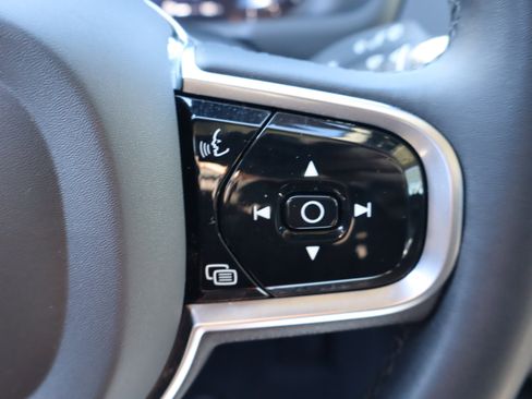 Used 2023 Volvo XC90 B6 Ultimate w/ Protection Package Premier image 21