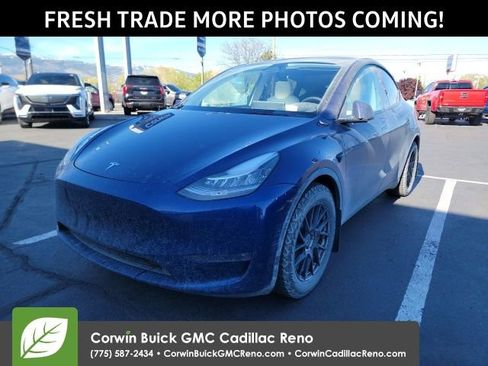 Used 2022 Tesla Model Y Long Range image 1