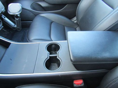 Used 2019 Tesla Model 3 Standard Range image 37