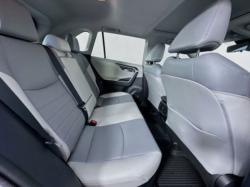 Used 2020 Toyota RAV4 Limited image 31