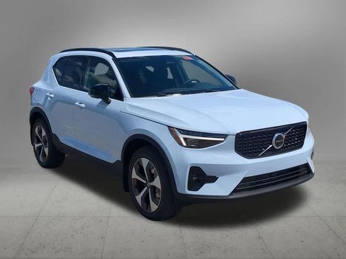 Used 2026 Volvo XC40 B5 Plus w/ Protection Package Premier AWD/4WD image 8