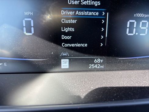 Used 2025 Hyundai Elantra Sport FWD image 11