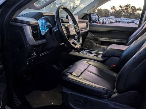 Used 2024 Ford Expedition Max XLT image 6