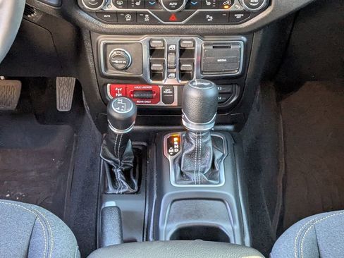 Used 2025 Jeep Wrangler Unlimited Sport AWD/4WD image 18