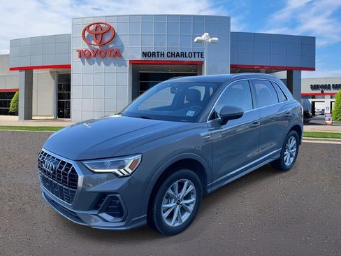 Used 2023 Audi Q3 2.0T Premium w/ Convenience Package image 4