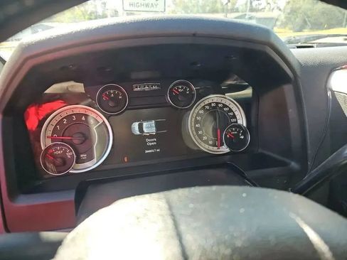 Used 2018 RAM 3500 SLT w/ Luxury Group AWD/4WD image 9