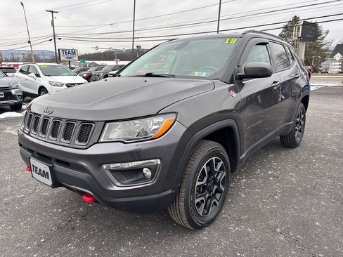 Used 2019 Jeep Compass Trailhawk AWD/4WD image 3