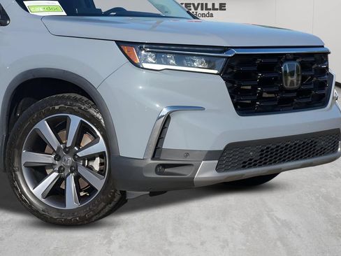 Used 2023 Honda Pilot Elite image 32