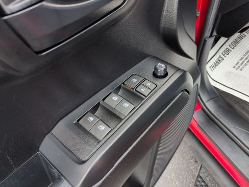 Used 2022 Toyota Tacoma SR AWD/4WD image 11
