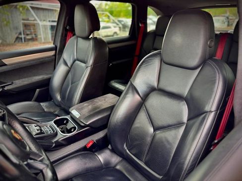 Used 2016 Porsche Cayenne GTS AWD/4WD image 25