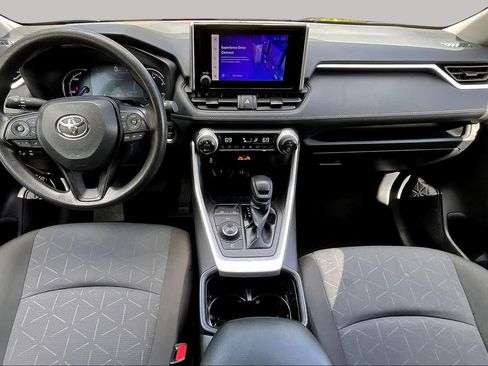 Used 2025 Toyota RAV4 XLE AWD/4WD image 22