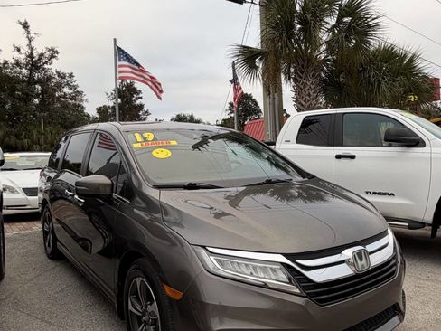 Used 2019 Honda Odyssey Touring image 1