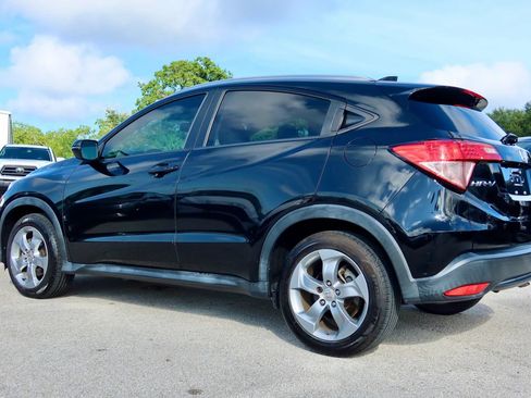 Used 2017 Honda HR-V EX-L image 4