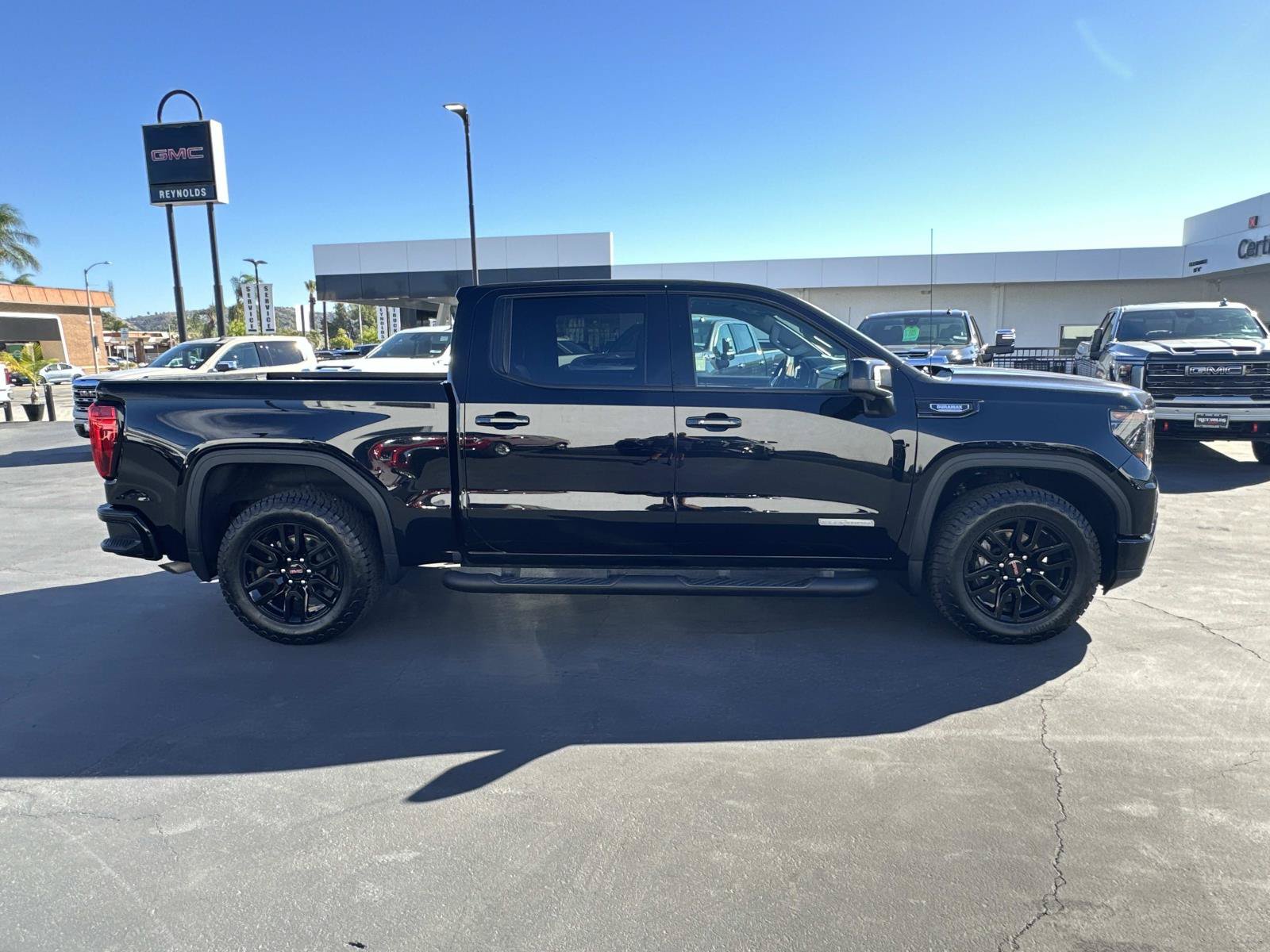 Used 2023 GMC Sierra 1500 Elevation w/ Preferred Package RWD image 4