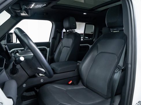 Used 2023 Land Rover Defender 130 X-Dynamic SE image 18
