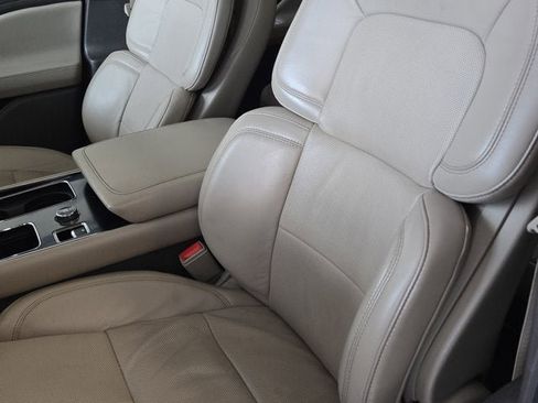 Used 2020 Lincoln Aviator Reserve w/ Equipment Group 202A image 25