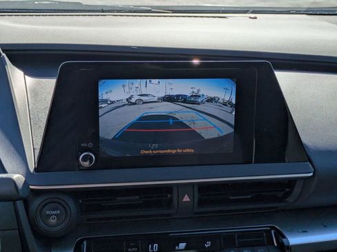 Used 2023 Toyota Prius LE image 10