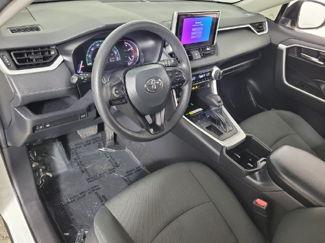 Used 2024 Toyota RAV4 XLE w/ Convenience Package FWD image 18