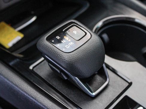 Used 2026 Nissan Rogue S AWD/4WD image 19