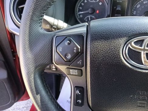 Used 2021 Toyota Tacoma TRD Off-Road AWD/4WD image 18