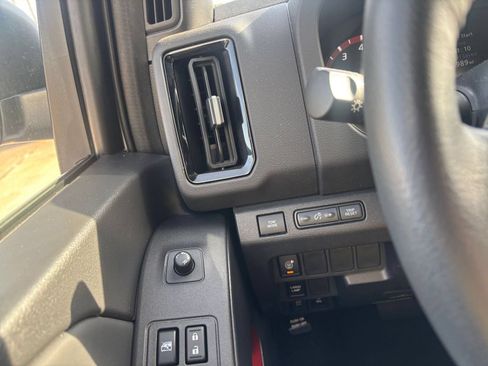 Used 2026 Nissan Frontier PRO-4X AWD/4WD image 34