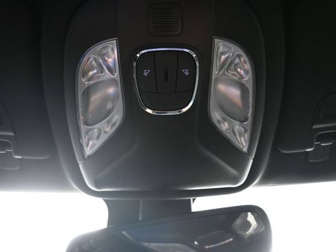 Used 2025 Jeep Compass Trailhawk AWD/4WD image 18