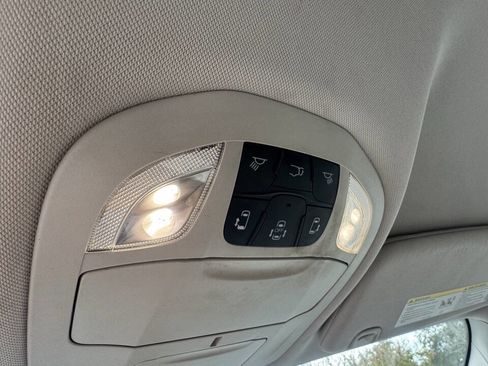 Used 2020 Chrysler Voyager Lxi image 11