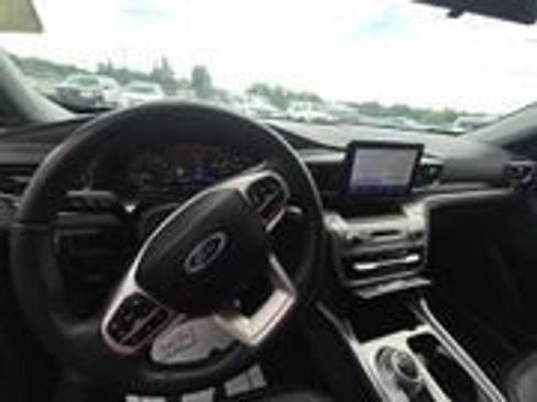 Used 2022 Ford Explorer XLT w/ Equipment Group 202A AWD/4WD image 13