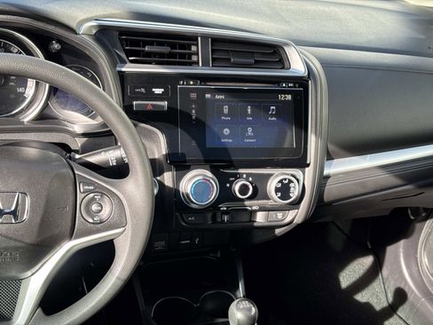 Used 2017 Honda Fit EX image 3