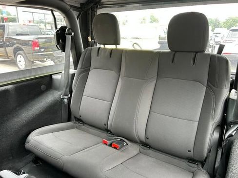 Used 2022 Jeep Wrangler Sport AWD/4WD image 13