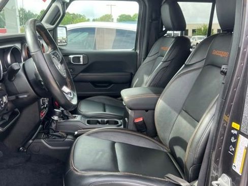 Used 2023 Jeep Gladiator Mojave w/ Cold Weather Group AWD/4WD image 6