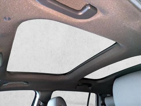 New 2025 Mercedes-Benz GLB 250 image 17