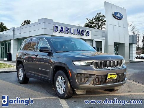 Used 2023 Jeep Grand Cherokee Laredo image 3