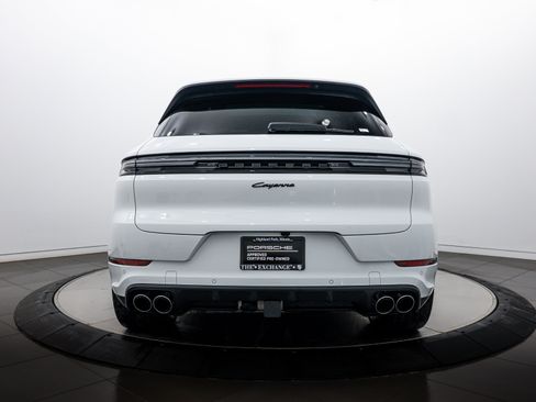 Certified 2026 Porsche Cayenne E-Hybrid image 6