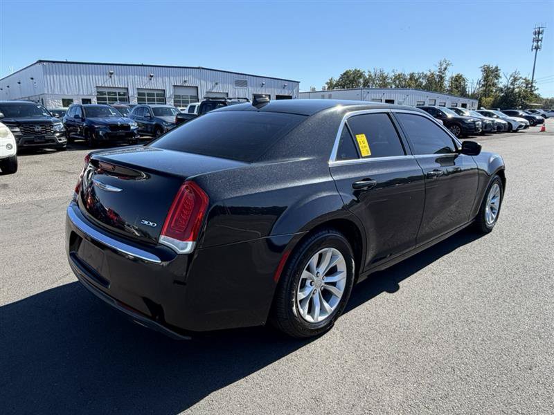 Used 2015 Chrysler 300 Limited w/ Driver Convenience Group RWD image 9
