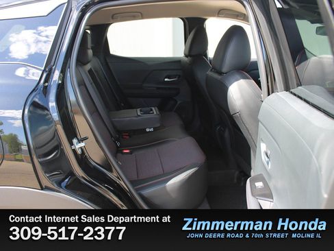 Used 2025 Nissan Kicks SR AWD/4WD image 8